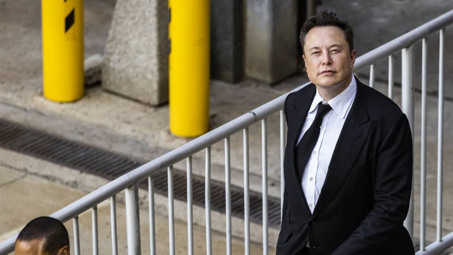 Tesla Model 2 Apple, Tesla to Take Hit From Chip Shortage, a Sign of Problem’s Intensity 626178962307-gettyimages-1233948000-MUSK_SOLARCITY