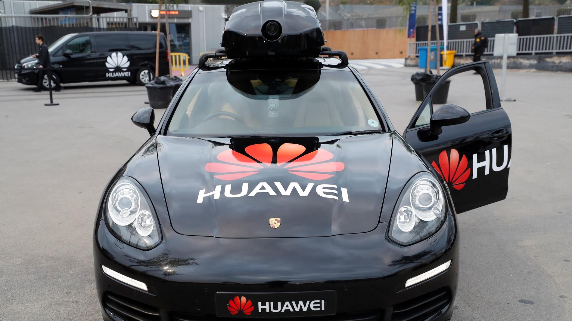 Tesla Model 2 Huawei - "Anything Tesla Can Do, We Can Do" 7%2F29577130-3-eng-GB%2FCropped-1601011134RTX4YZQ2