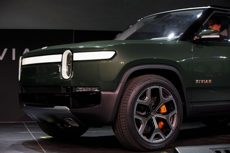 Tesla Model 2 Bloomberg: Amazon-Backed EV-Maker Rivian Aims for IPO This Year 800x-1