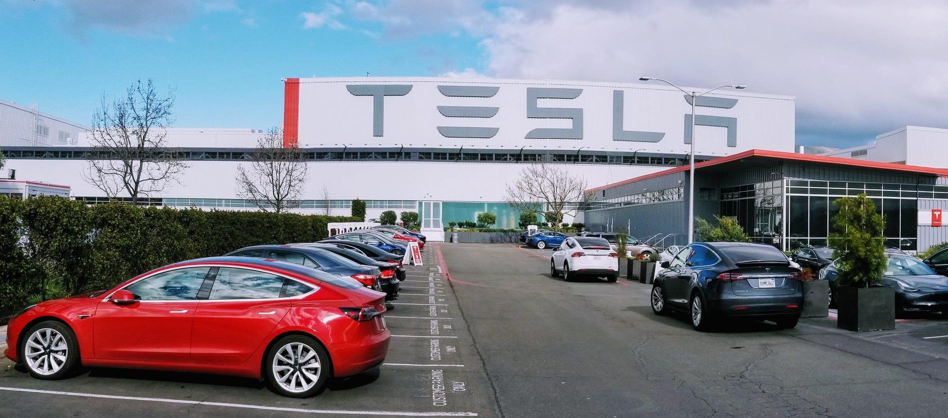 Tesla Model 2 Elon Musk: “Tesla’s Long-Term Competitive Advantage Will Be Manufacturing” -factory-wide-store-superchargers-1-e1553218465825