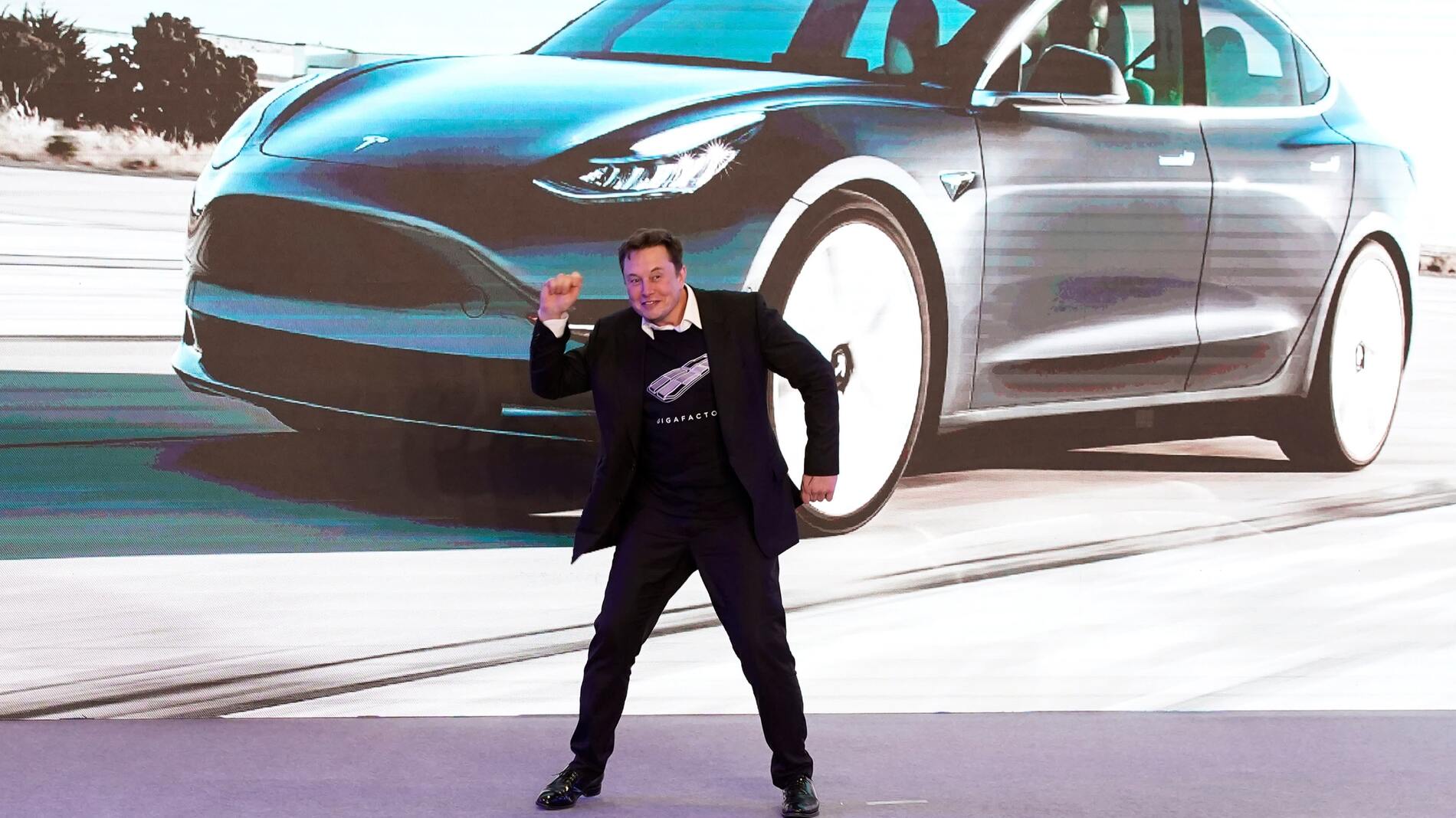 Tesla Model 2 Has Elon Musk's Tesla already won? opped-1597999480R20200821%20Elon%20Mask%20Shanghai