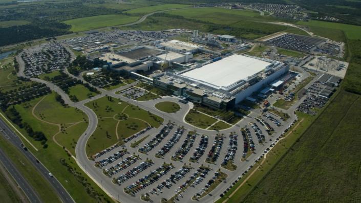Tesla Model 2 Update: Tesla, Apple, Google and Samsung in Austin samsung-att-innovation-zone*750xx705-397-0-37